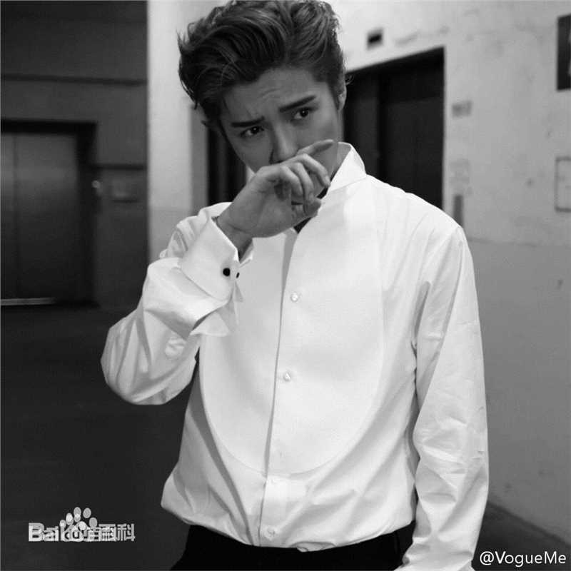 高清鹿晗(LUHAN)在《Vogue Me》创刊号中的图集