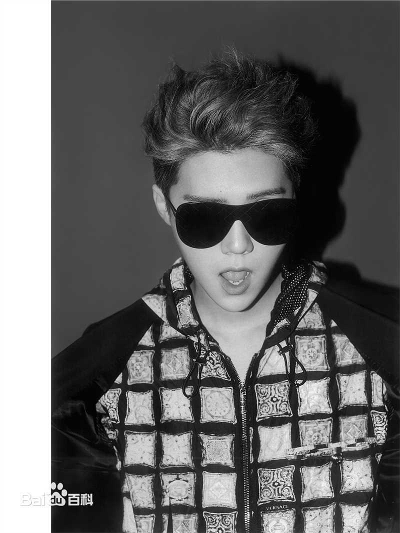 最全鹿晗(LUHAN)在《红秀GRAZIA》个人专刊中的壁纸