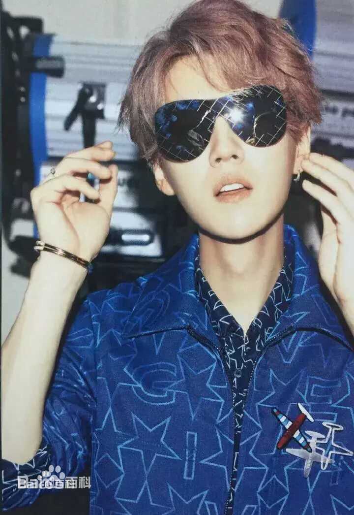 最全鹿晗(LUHAN)在《红秀GRAZIA》个人专刊中的壁纸