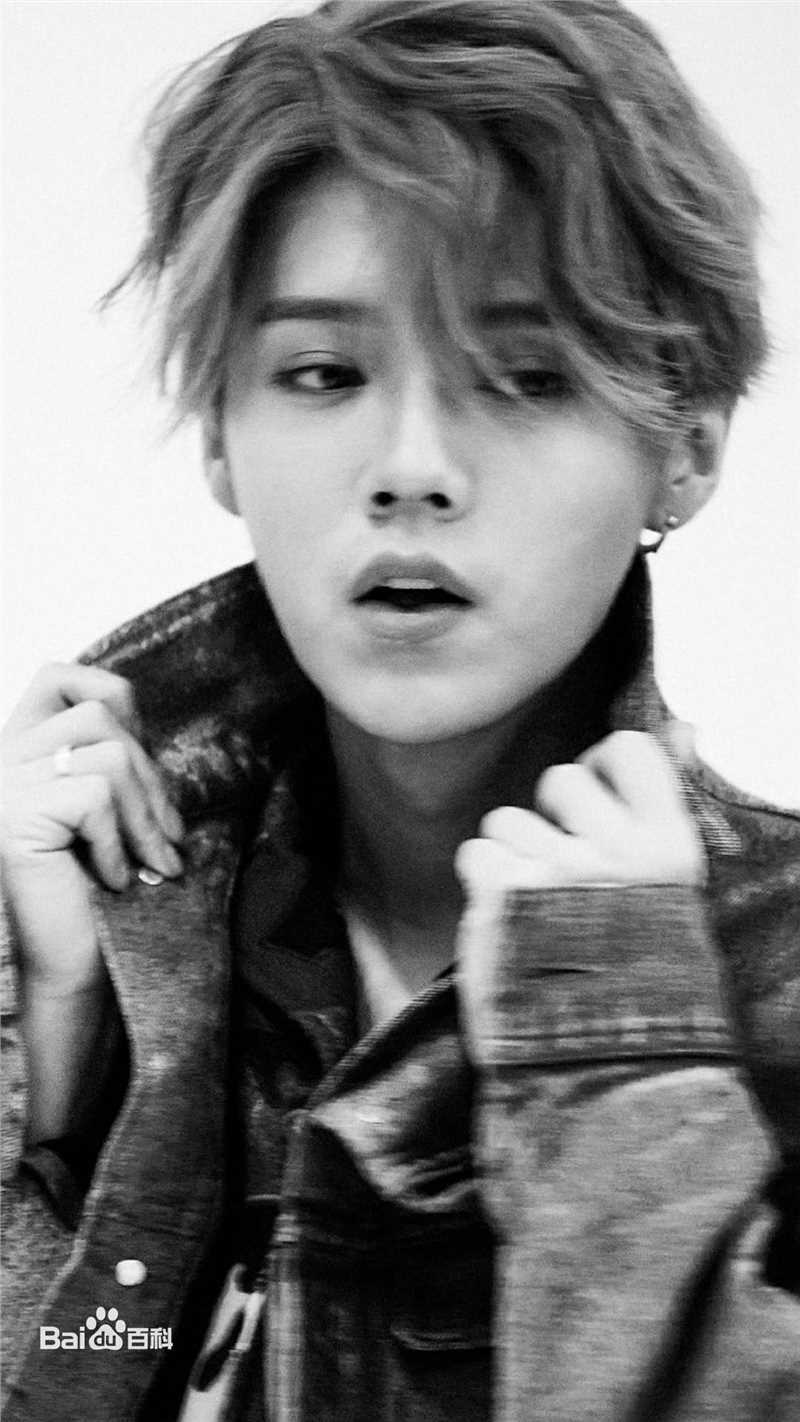 最全鹿晗(LUHAN)在《红秀GRAZIA》个人专刊中的壁纸