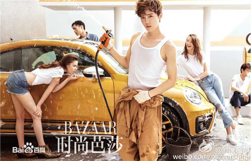 鹿晗(LUHAN)在《时尚芭莎》2016年八月刊中的