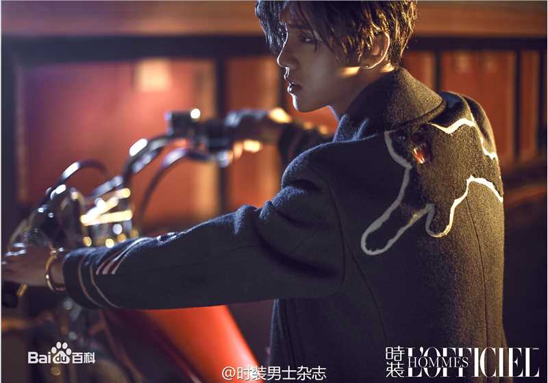 高清鹿晗(LUHAN)在《时装男士》10月刊暨100期八周年刊中的图集