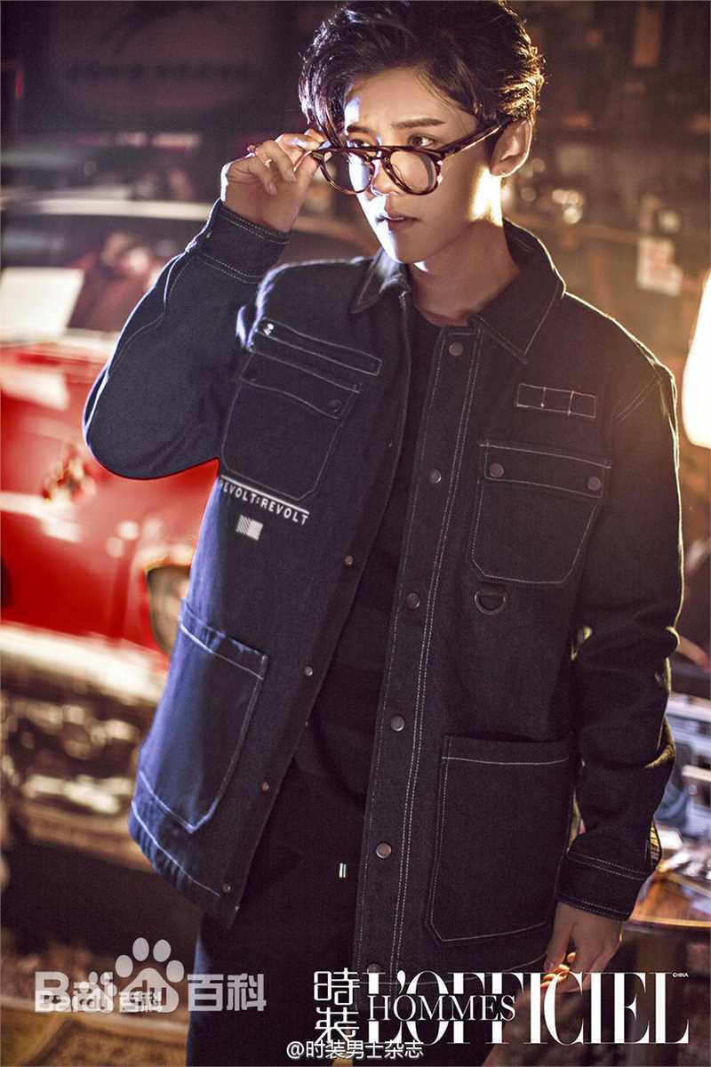 高清鹿晗(LUHAN)在《时装男士》10月刊暨100期八周年刊中的图集