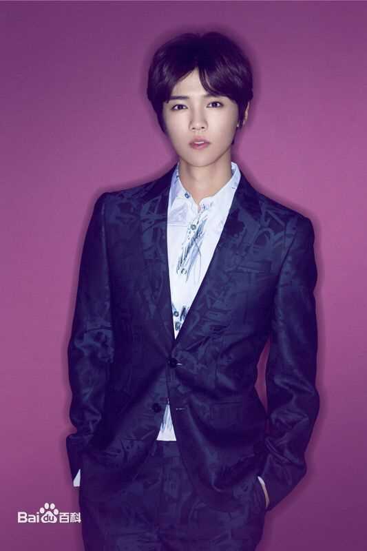 鹿晗(LUHAN)《南都周刊》首位90后封面明星