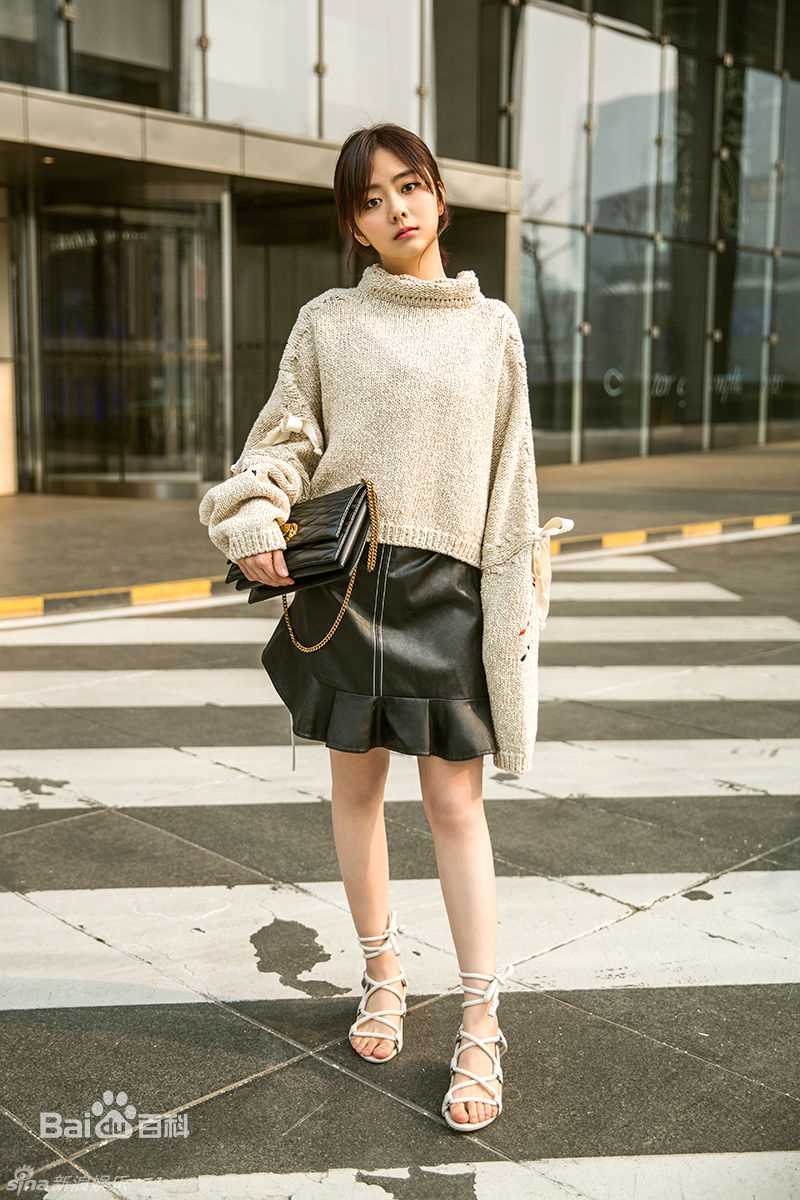 谭松韵(Seven)最新街拍壁纸