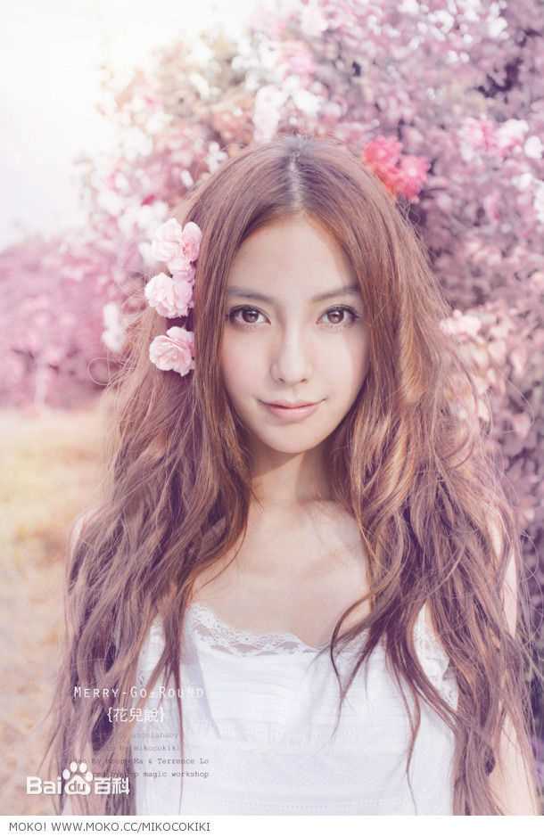 杨颖(Angelababy)最新“花儿说”集壁纸