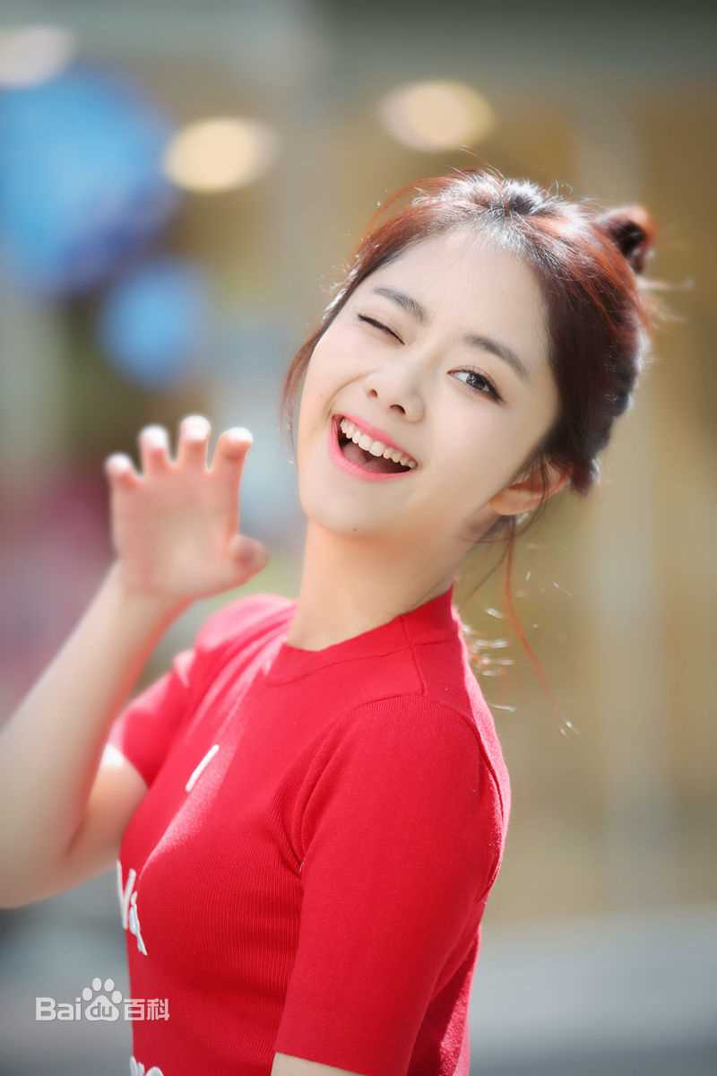 谭松韵(Seven)搞怪