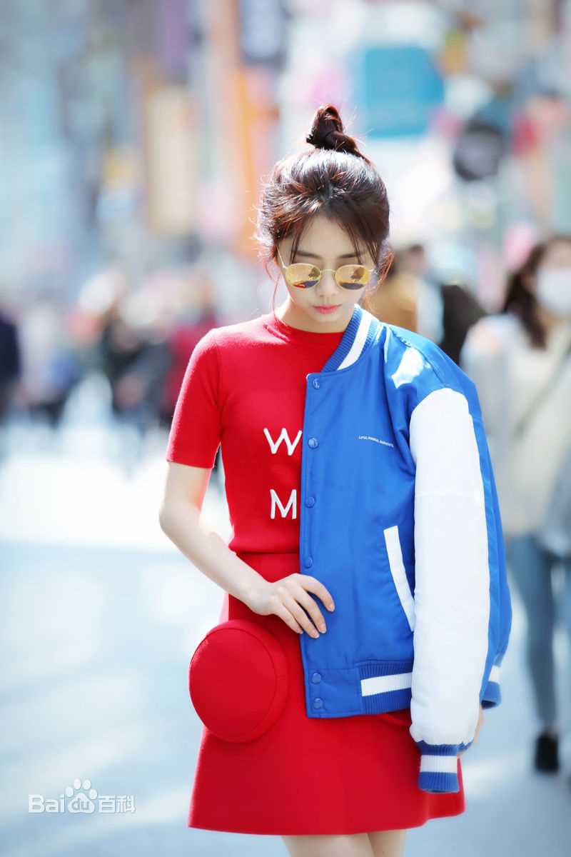 谭松韵(Seven)搞怪