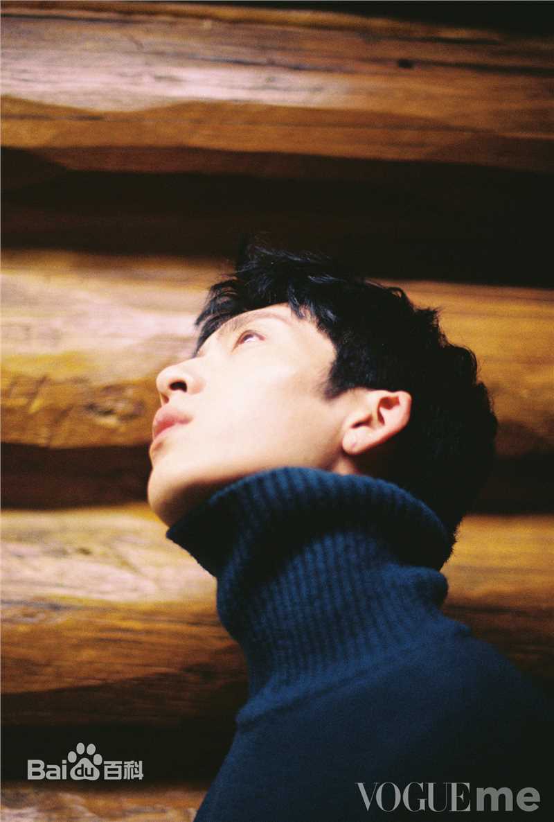 最全井柏然(Jing Bo Ran)在《Vogue Me》2018年12月刊中的相册