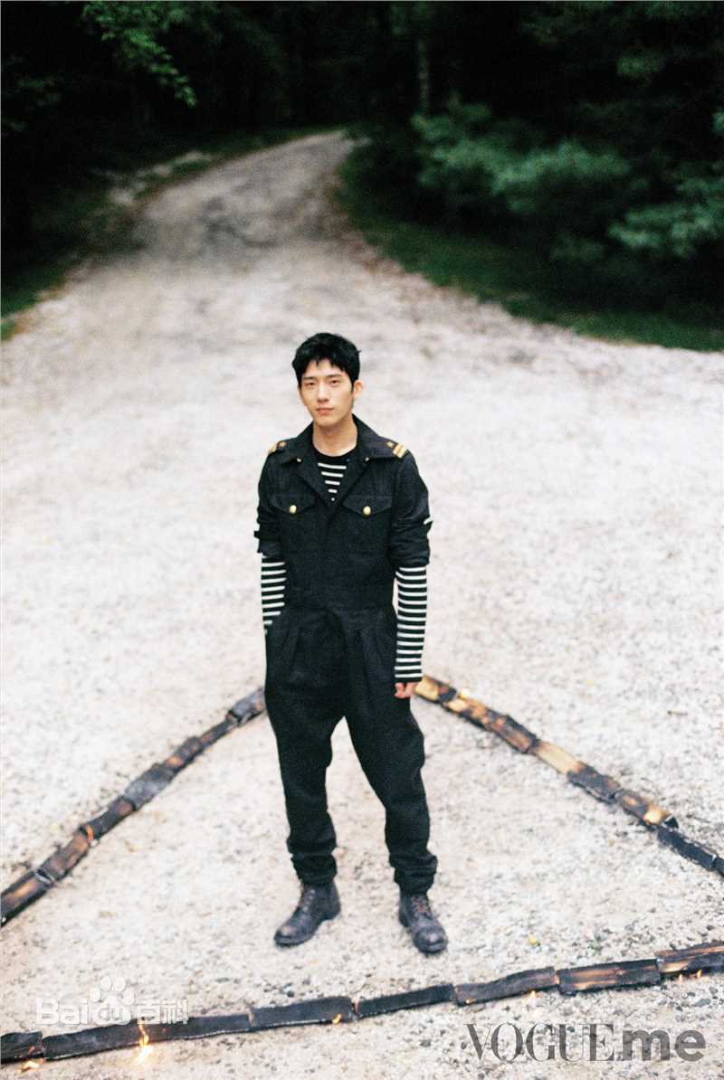 最全井柏然(Jing Bo Ran)在《Vogue Me》2018年12月刊中的相册