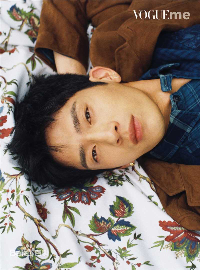 最全井柏然(Jing Bo Ran)在《Vogue Me》2018年12月刊中的相册