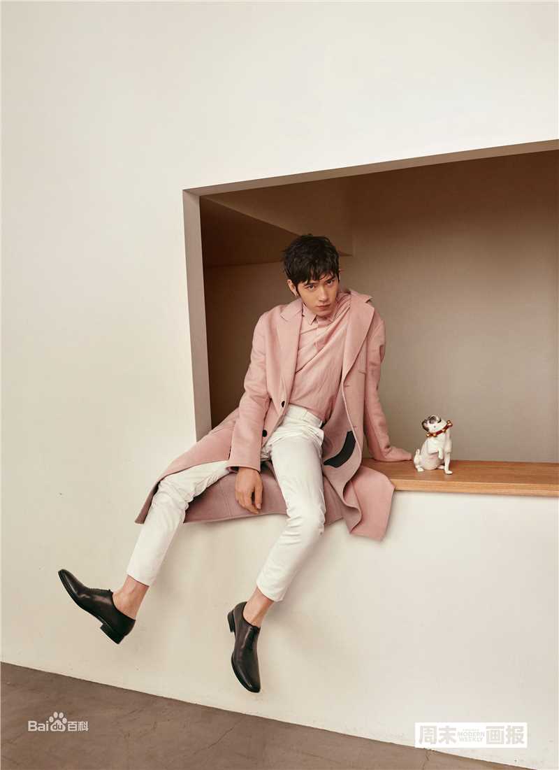 最全井柏然(Jing Bo Ran)在《周末画报》2018年10月刊中的壁纸