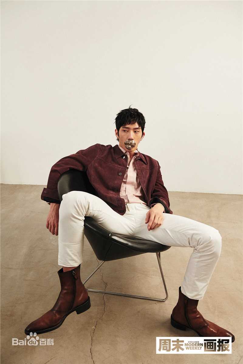 最全井柏然(Jing Bo Ran)在《周末画报》2018年10月刊中的壁纸