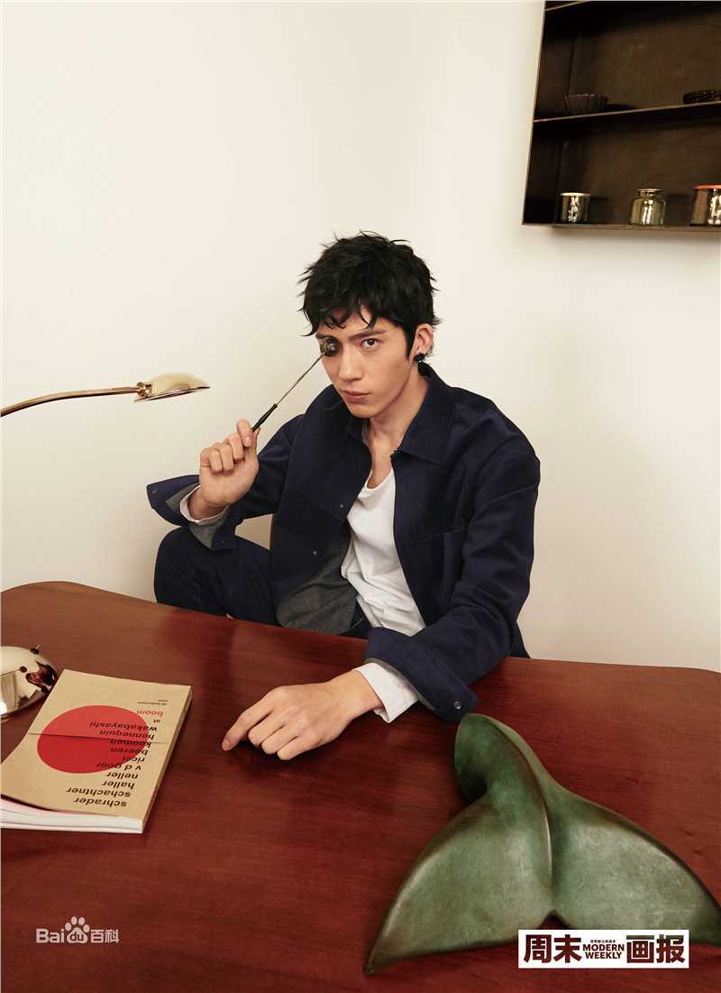 最全井柏然(Jing Bo Ran)在《周末画报》2018年10月刊中的壁纸