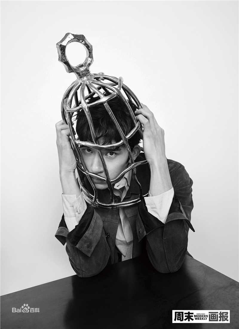 最全井柏然(Jing Bo Ran)在《周末画报》2018年10月刊中的壁纸