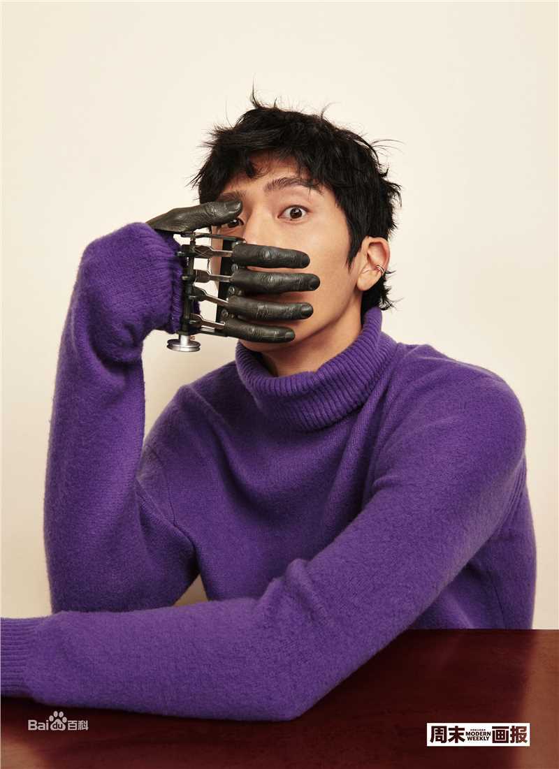 最全井柏然(Jing Bo Ran)在《周末画报》2018年10月刊中的壁纸