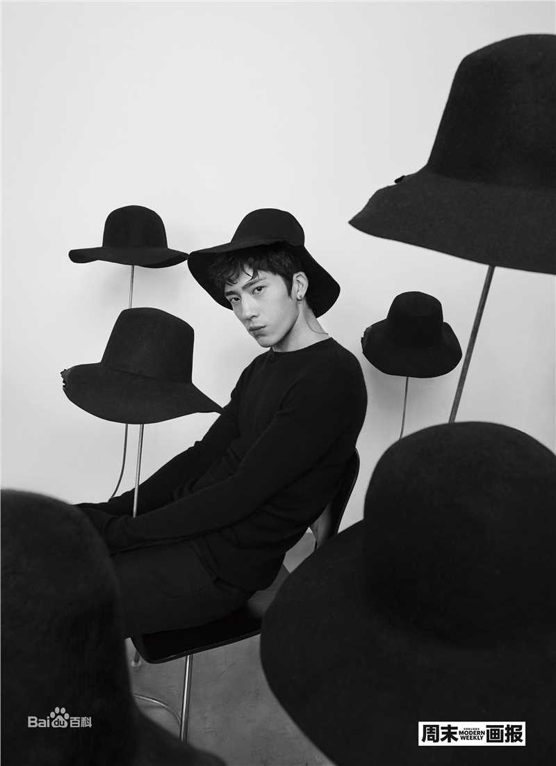最全井柏然(Jing Bo Ran)在《周末画报》2018年10月刊中的壁纸