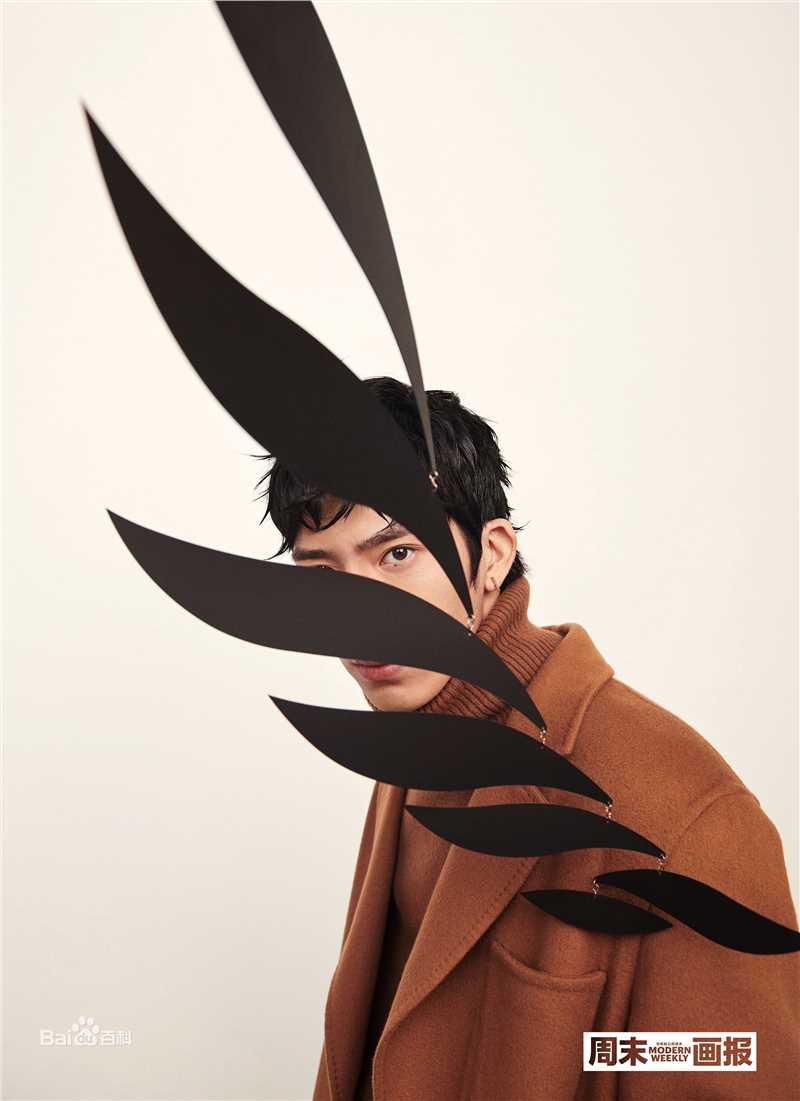 最全井柏然(Jing Bo Ran)在《周末画报》2018年10月刊中的壁纸