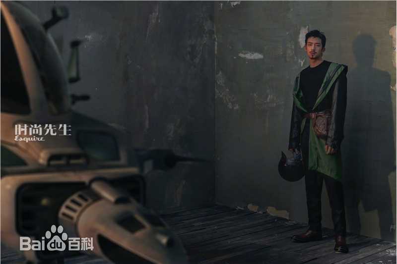 井柏然(Jing Bo Ran)在《时尚先生》2018年11月刊中的