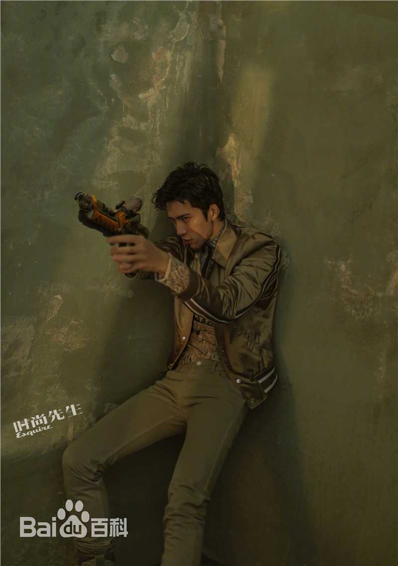 井柏然(Jing Bo Ran)在《时尚先生》2018年11月刊中的