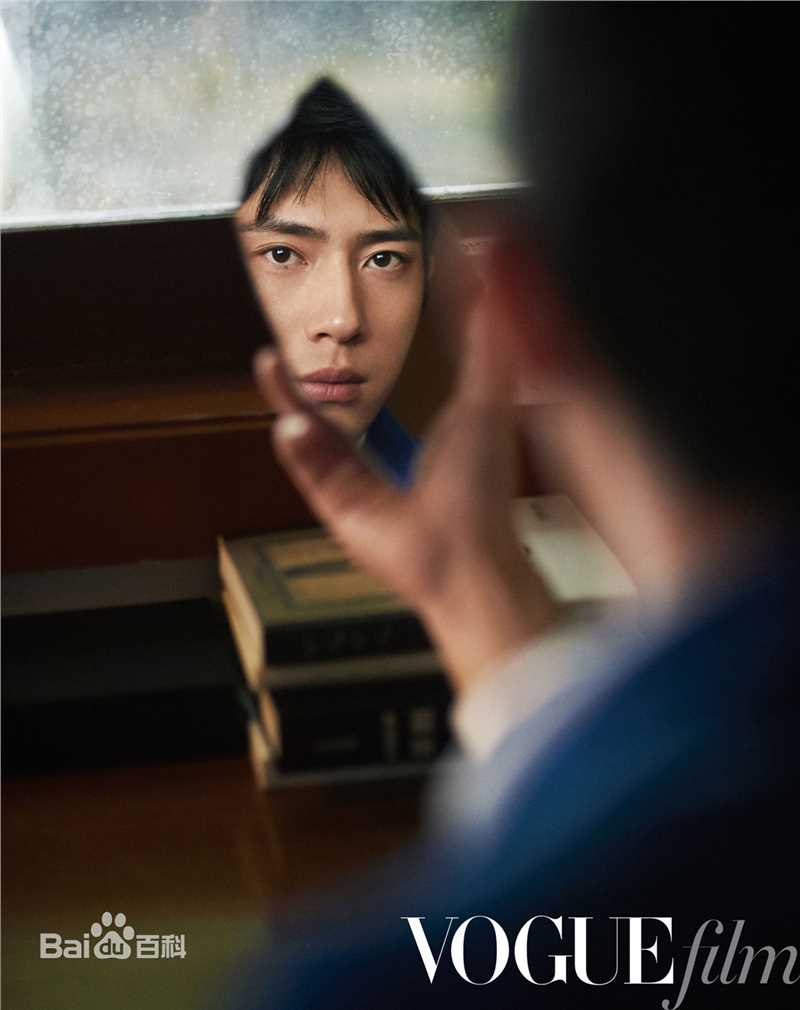 最全井柏然(Jing Bo Ran)在《Vogue Film》2019春夏刊中的壁纸