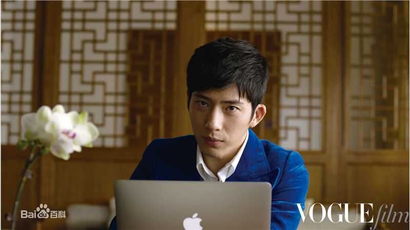 最全井柏然(Jing Bo Ran)在《Vogue Film》2019春夏刊中的壁纸