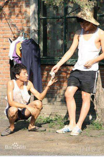 井柏然(Jing Bo Ran)在2010年《全城热恋》饰演小方中的