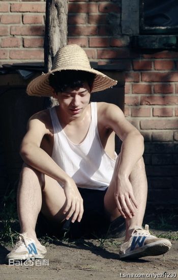 井柏然(Jing Bo Ran)在2010年《全城热恋》饰演小方中的