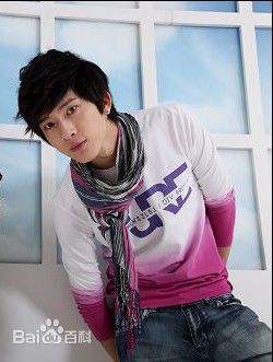 井柏然(Jing Bo Ran)代言战狼世家生活照相册