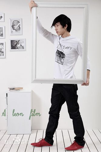 井柏然(Jing Bo Ran)代言战狼世家生活照相册