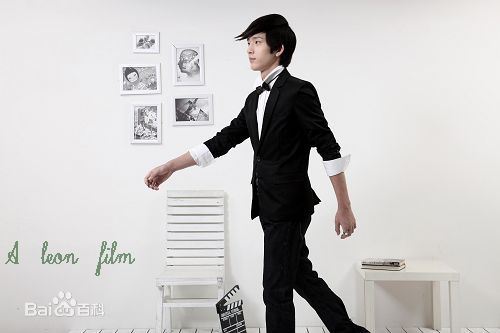 井柏然(Jing Bo Ran)代言战狼世家生活照相册