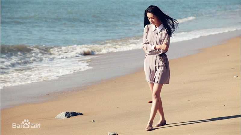 精选李沁(Li Qin)在《花开半夏》夏如画中的图册