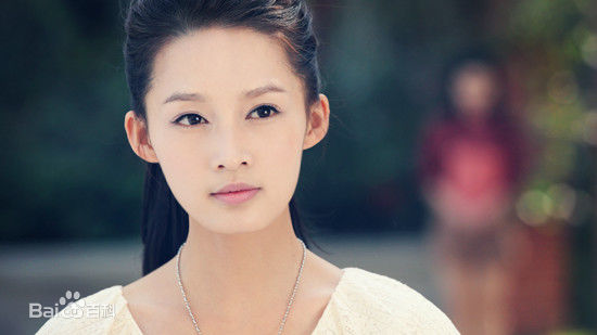 精选李沁(Li Qin)在《花开半夏》夏如画中的图册