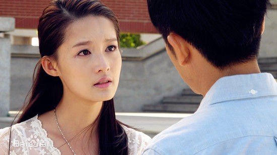 精选李沁(Li Qin)在《花开半夏》夏如画中的图册