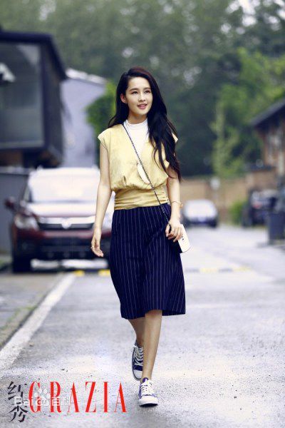 李沁(Li Qin)潮流街拍前后照片