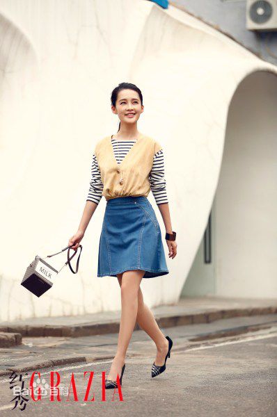 李沁(Li Qin)潮流街拍前后照片