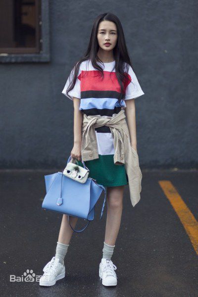 李沁(Li Qin)潮流街拍前后照片