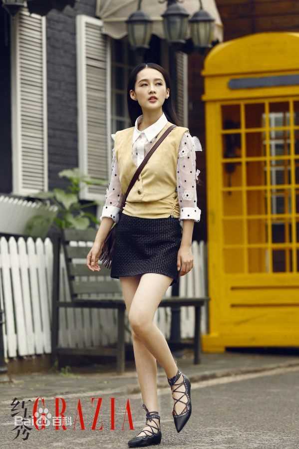 李沁(Li Qin)潮流街拍前后照片