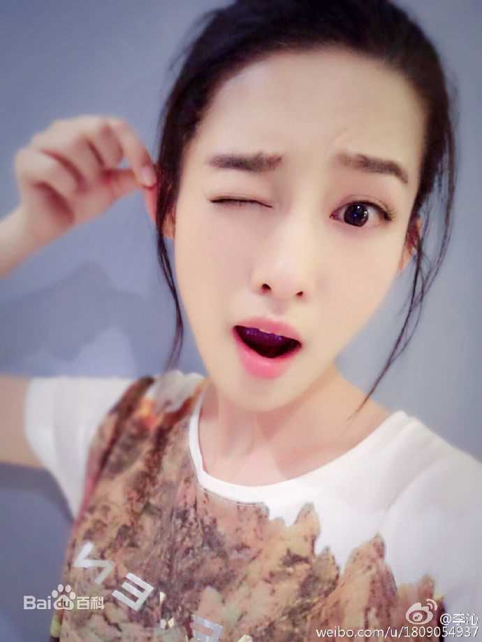 李沁(Li Qin)照素颜照相册