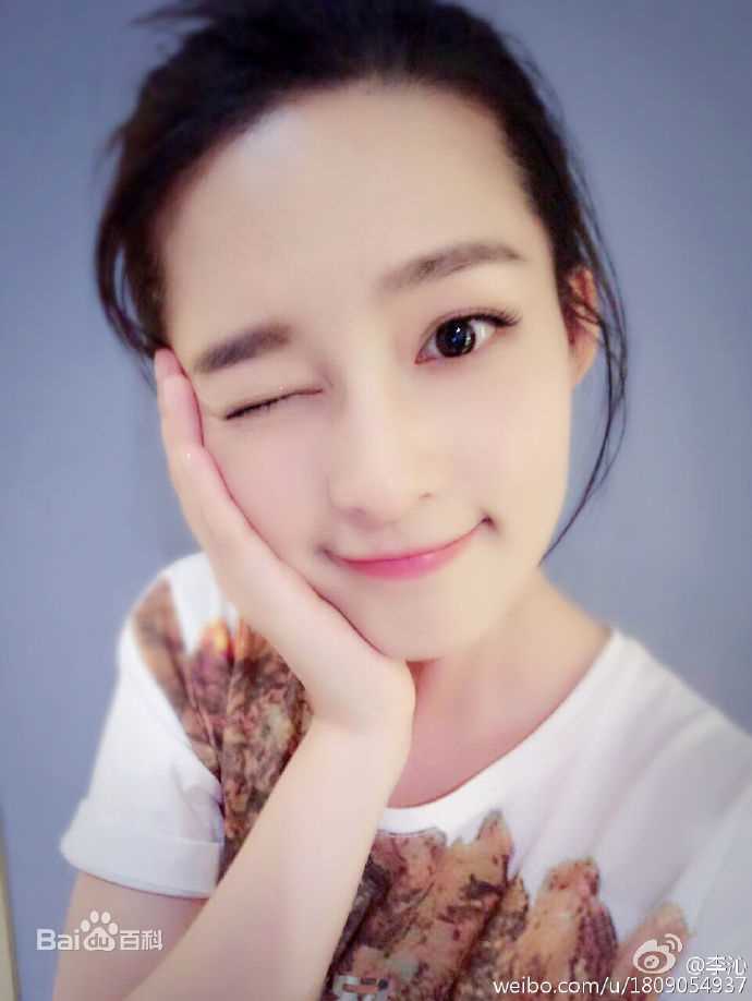 李沁(Li Qin)照素颜照相册