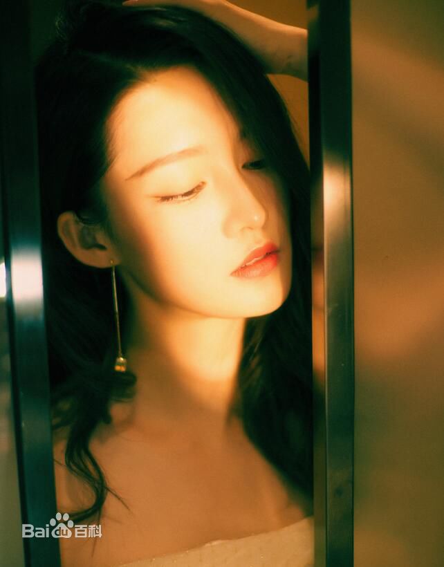最新李沁(Li Qin)性感图片