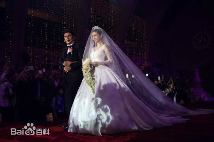 杨颖(Angelababy)婚纱礼服及婚礼内景布置前后照片