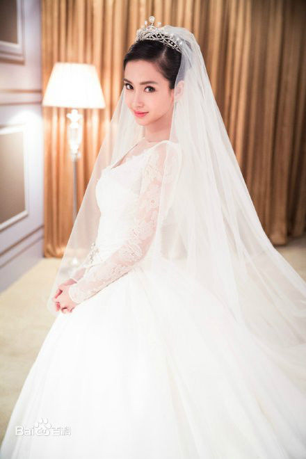 杨颖(Angelababy)婚纱礼服及婚礼内景布置前后照片