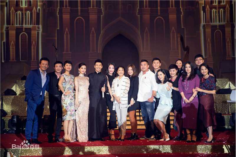 杨颖(Angelababy)婚纱礼服及婚礼内景布置前后照片