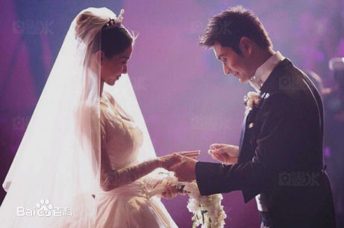 杨颖(Angelababy)婚纱礼服及婚礼内景布置前后照片