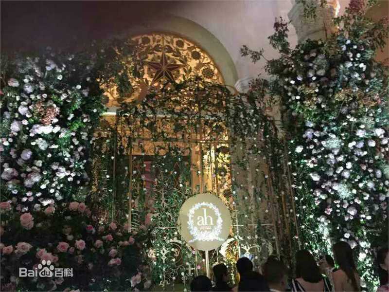 杨颖(Angelababy)婚纱礼服及婚礼内景布置前后照片