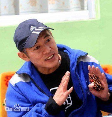 李连杰(Jet Li)在玉树前后照片