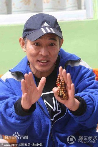 李连杰(Jet Li)在玉树前后照片