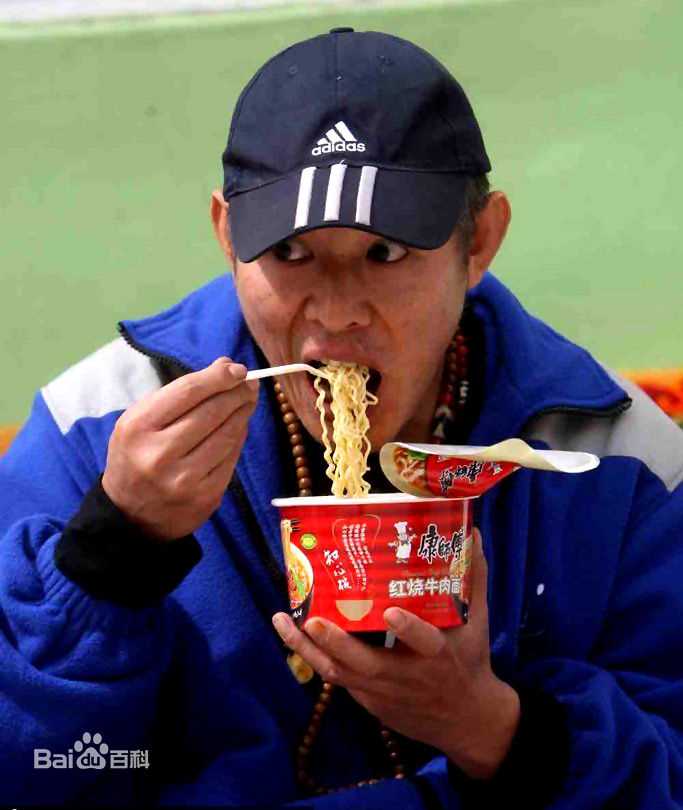 李连杰(Jet Li)在玉树前后照片