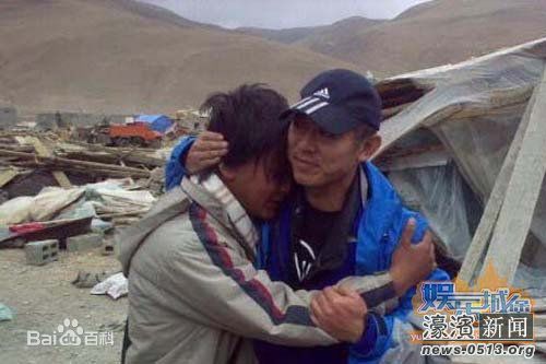 李连杰(Jet Li)在玉树前后照片